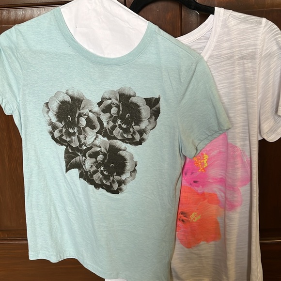 Set of 2 Size Large Floral Tees - Picture 2 of 4